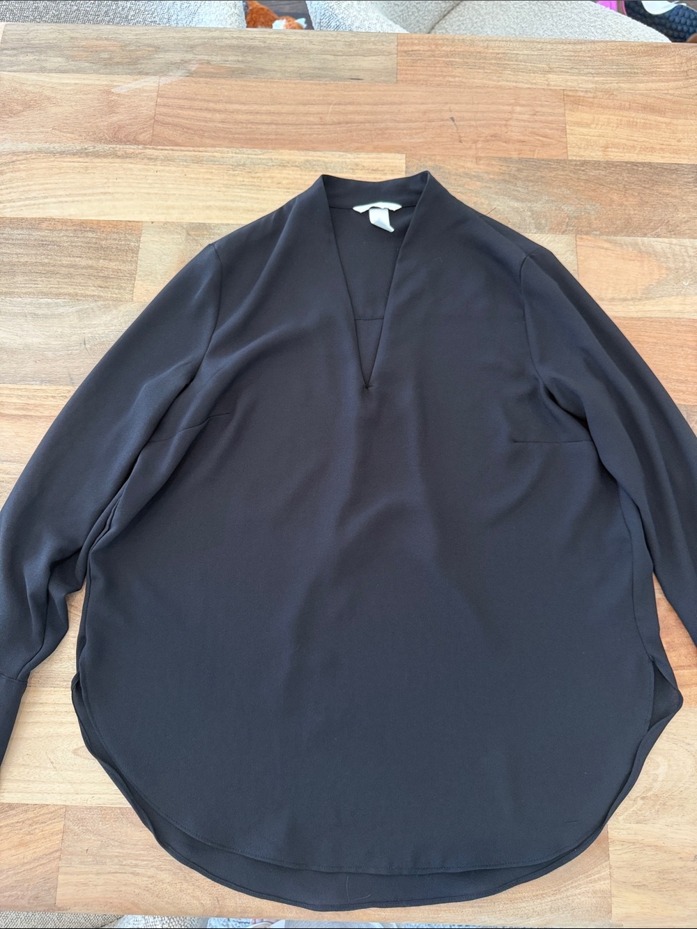 H&M Womens Black V-Neck Long Sleeve Pullover Top